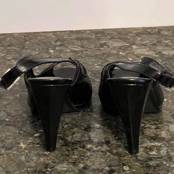 Pierre Dumas Women’s Black Heels, size 10M - Picture 2 of 4